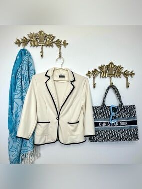 Spring Cream Blazer with Black Trim - Classic Women's Jacket M ptp 20” l 23”